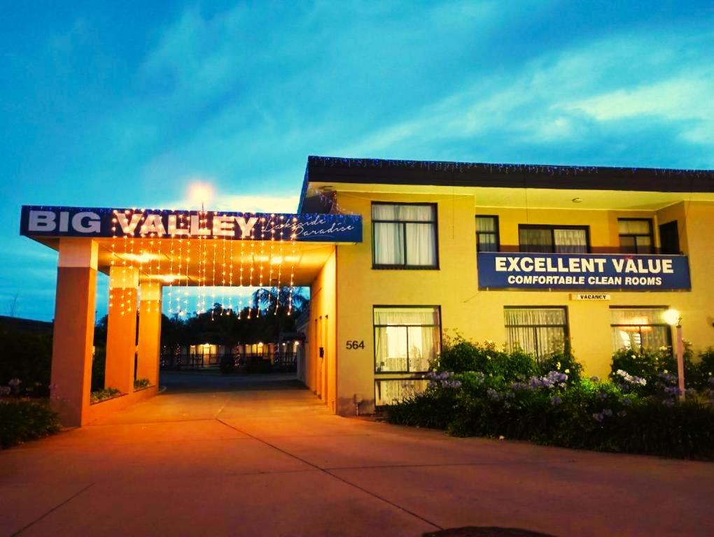 Big Valley Lakeside Paradise Motor Inn Shepparton Kültér fotó