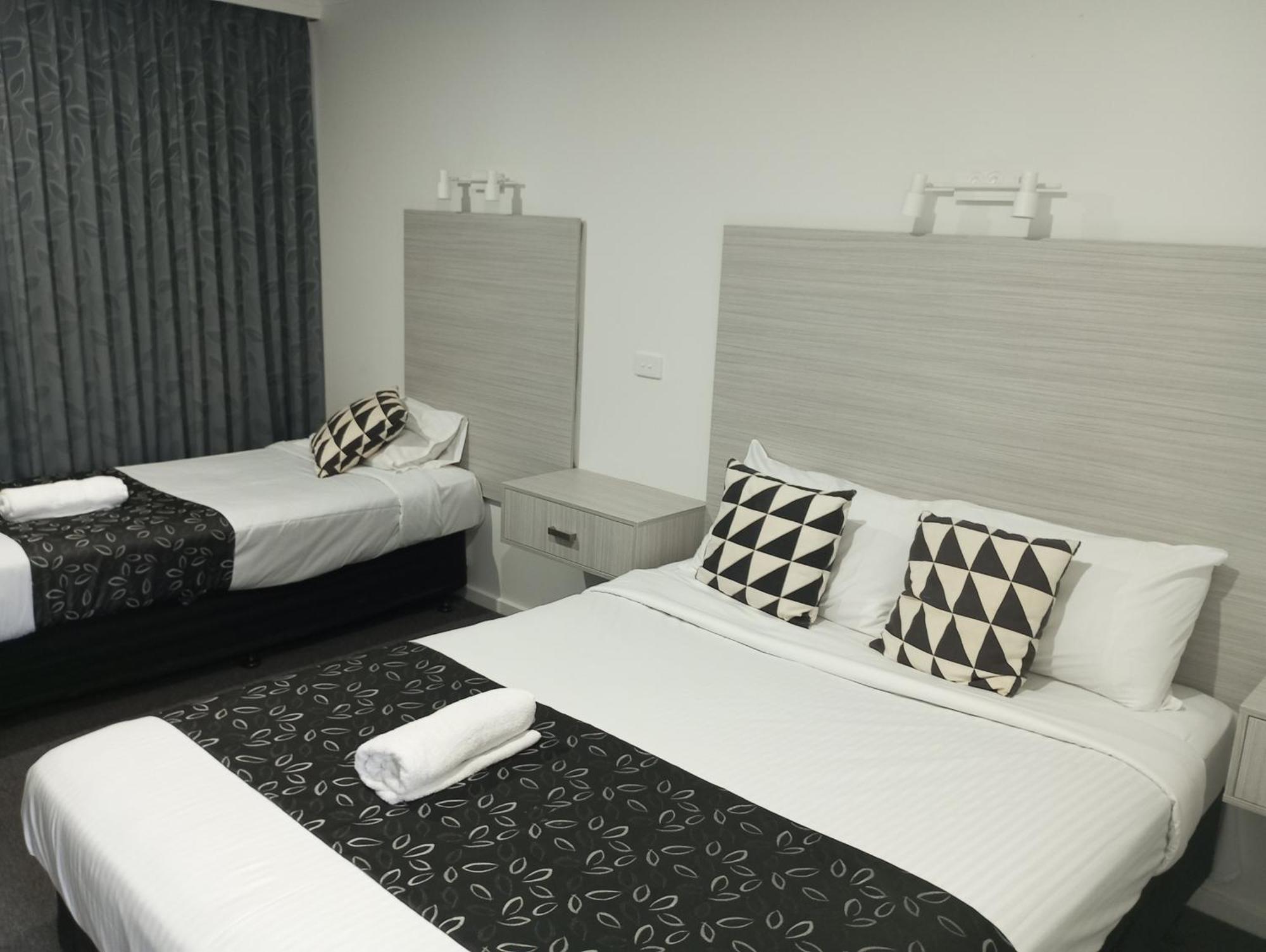Big Valley Lakeside Paradise Motor Inn Shepparton Kültér fotó
